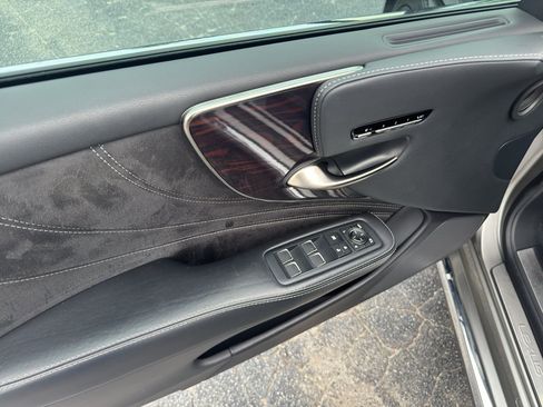 Used 2020 Lexus LS 500 AWD w/ Interior Upgrade Package image 12