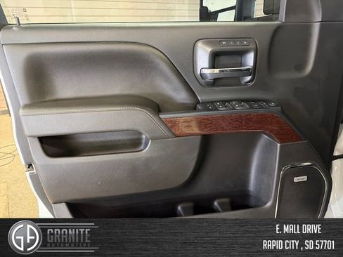 Used 2017 GMC Sierra 2500 SLT w/ Duramax Plus Package image 10