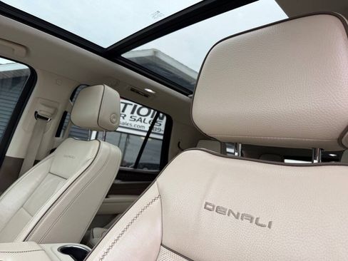 Used 2022 GMC Yukon Denali AWD/4WD image 16