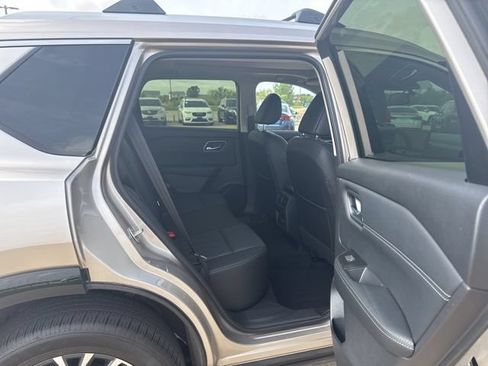 Used 2025 Nissan Rogue Platinum AWD/4WD image 25