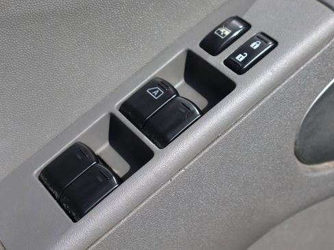 Used 2019 Nissan Frontier SV image 18