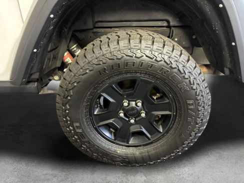 Used 2022 Jeep Gladiator Mojave w/ Trailer Tow Package AWD/4WD image 17