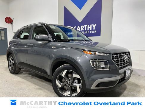 Used 2025 Hyundai Venue SEL image 1