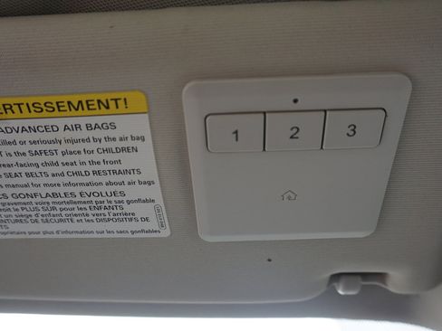 Used 2017 Volkswagen Passat 1.8T SE image 32