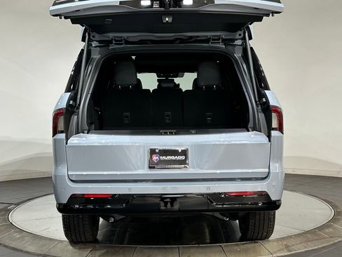New 2026 Lincoln Navigator L Reserve AWD/4WD image 33