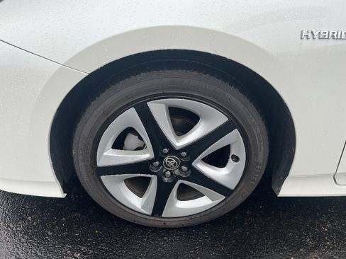 Used 2016 Toyota Prius Three Touring image 12