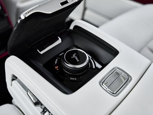 Used 2023 Rolls-Royce Phantom Sedan RWD image 68