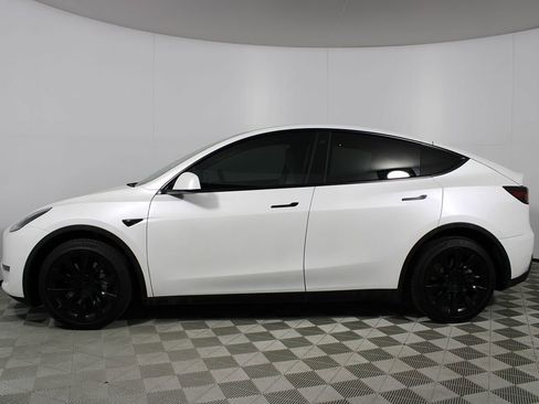 Used 2020 Tesla Model Y Long Range image 32