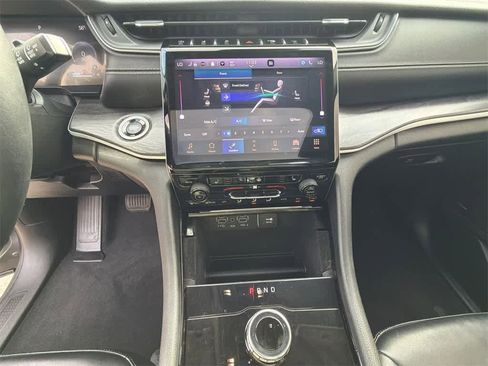 Used 2021 Jeep Grand Cherokee L Limited image 27