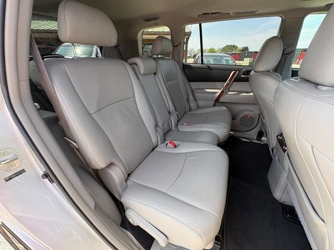 Used 2013 Toyota Highlander Limited FWD image 26