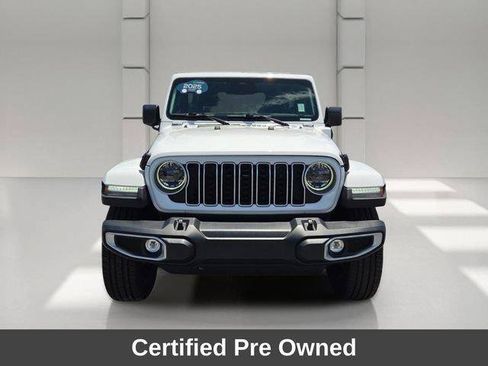 Used 2025 Jeep Wrangler Unlimited Sahara AWD/4WD image 8