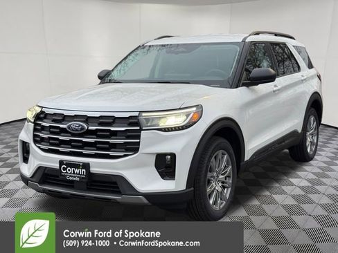 New 2026 Ford Explorer Active w/ Active Comfort Package image 5