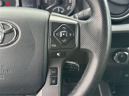 Used 2020 Toyota Tacoma TRD Off-Road image 12