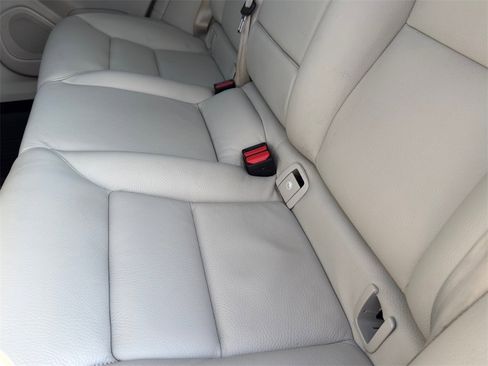 Used 2023 Volvo XC60 B5 Plus w/ Protection Package Premier image 28