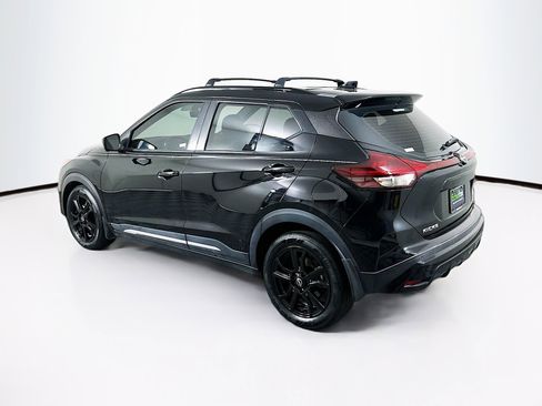 Used 2023 Nissan Kicks SR w/ Interior Electronics Package FWD image 5