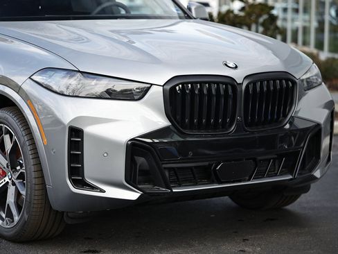 New 2026 BMW X5 xDrive40i w/ M Sport Package image 2
