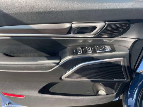 Used 2025 Kia Telluride S FWD image 19