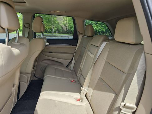 Used 2014 Jeep Grand Cherokee Laredo w/ Security & Convenience Group AWD/4WD image 18