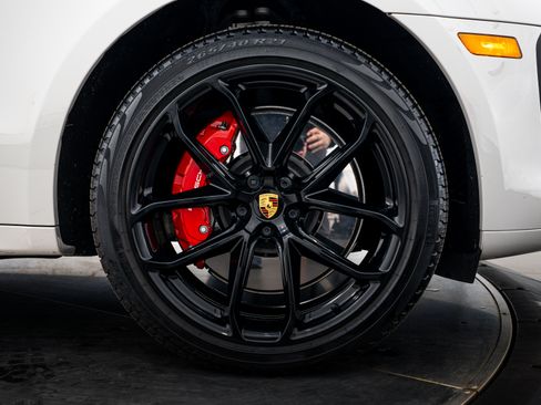 Certified 2025 Porsche Macan GTS AWD/4WD image 11