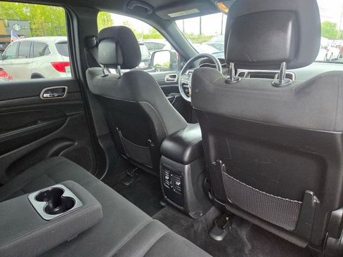Used 2014 Jeep Grand Cherokee Laredo w/ 18" Wheel & 8.4" Radio Group AWD/4WD image 16