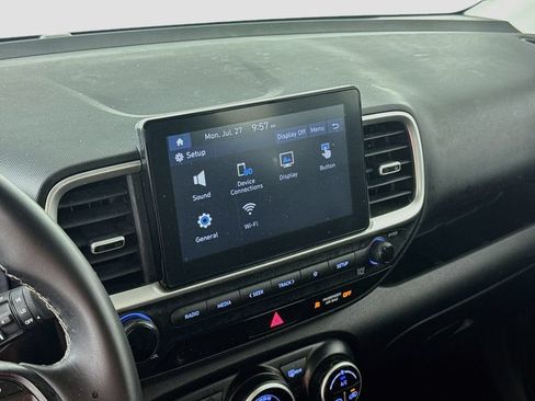 Used 2024 Hyundai Venue SEL FWD image 33
