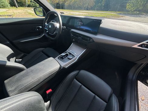 Used 2025 BMW 330i xDrive Sedan AWD/4WD image 17