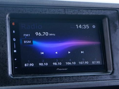 Used 2018 Toyota Tacoma TRD Off-Road w/ Technology Package image 28