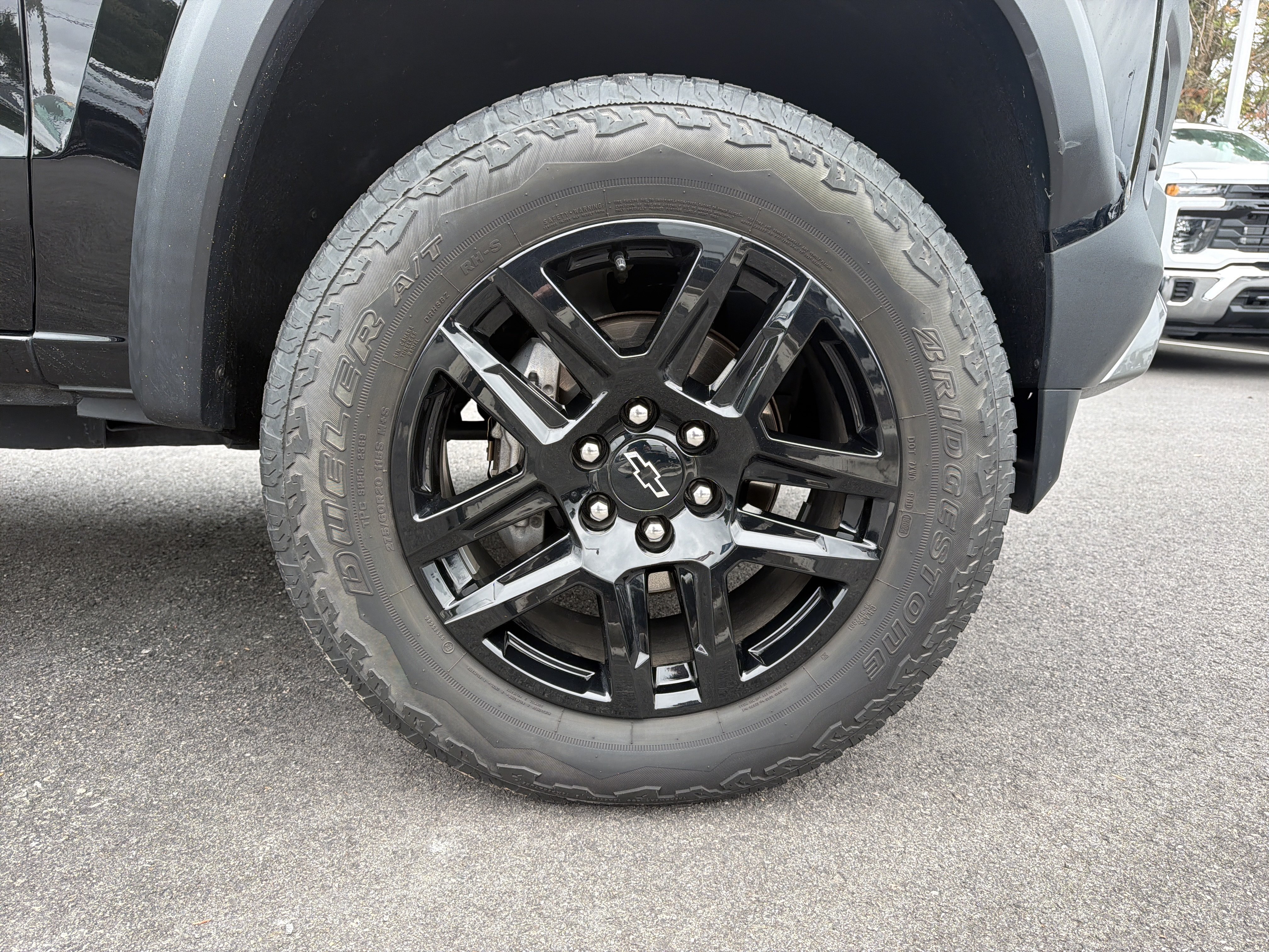 Used 2024 Chevrolet Colorado Trail Boss w/ Technology Package AWD/4WD image 13