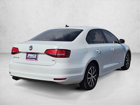 Used 2017 Volkswagen Jetta SE image 5