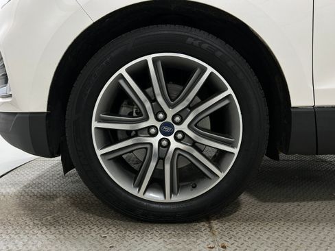 Used 2019 Ford Edge Titanium w/ Cold Weather Package AWD/4WD image 40