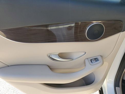 Used 2021 Mercedes-Benz GLC 300 image 17