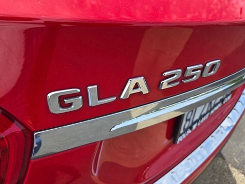 Used 2019 Mercedes-Benz GLA 250 4MATIC image 10