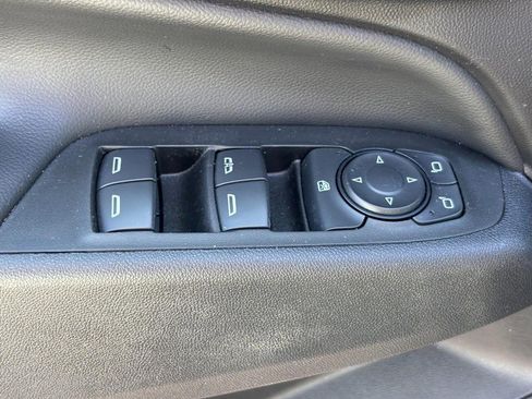 Used 2021 Chevrolet Equinox LT image 16