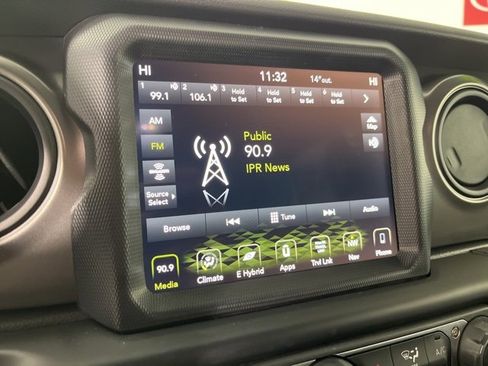 Used 2023 Jeep Wrangler Unlimited w/ Sun & Screen Package image 11