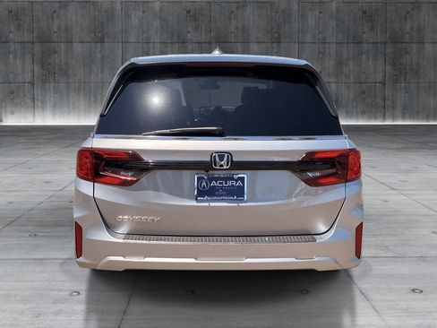 Used 2025 Honda Odyssey EX-L image 4