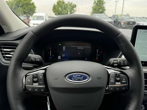 New 2025 Ford Escape Base image 17