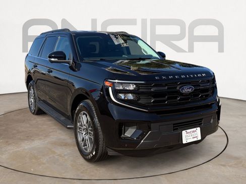 Used 2026 Ford Expedition Active RWD image 4