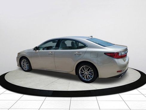 Used 2018 Lexus ES 350 w/ Luxury Package w/Wood Trim FWD image 5