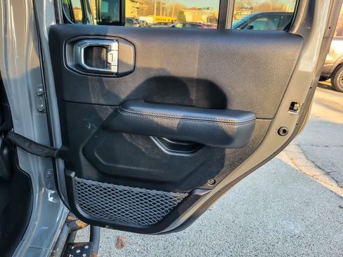 Used 2022 Jeep Wrangler Unlimited Rubicon w/ Trailer Tow Package image 21