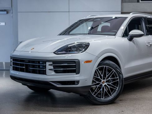 New 2026 Porsche Cayenne image 22