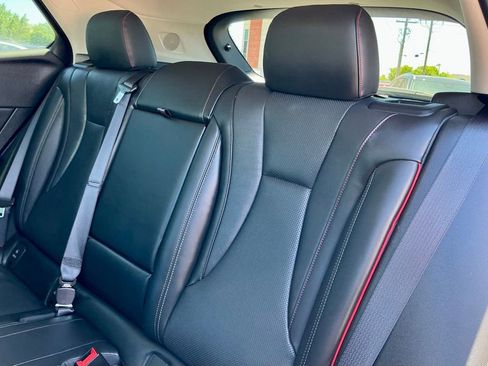 Used 2022 Buick Envision Essence w/ Technology Package II FWD image 31