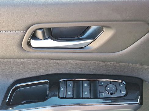 Used 2024 Nissan Pathfinder SL w/ Cargo Package AWD/4WD image 10