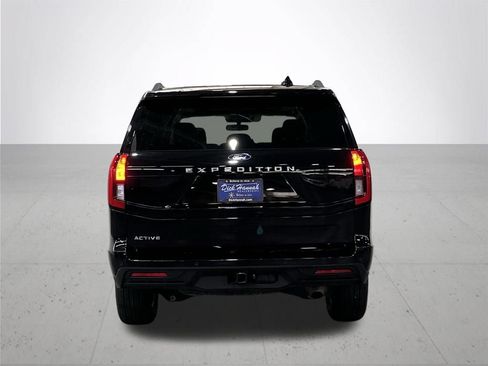 Used 2025 Ford Expedition Active AWD/4WD image 11