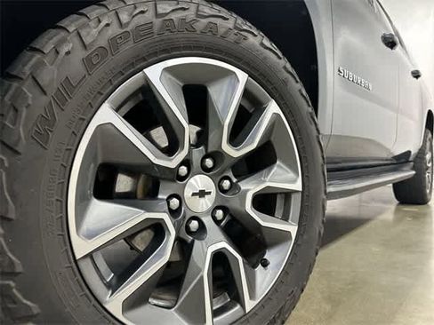 Used 2019 Chevrolet Suburban LT image 28