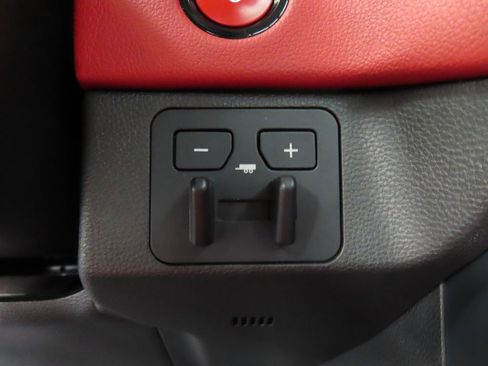 Used 2025 Toyota Tundra Limited AWD/4WD image 60