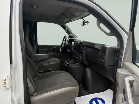 Used 2020 GMC Savana 2500 w/ Driver Convenience Package RWD image 10