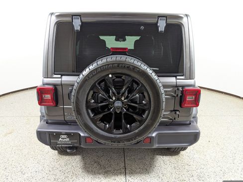Used 2025 Jeep Wrangler Unlimited Sahara AWD/4WD image 6