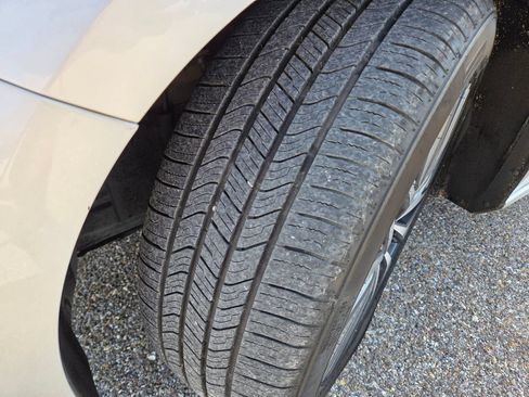 Used 2024 Nissan Altima 2.5 SV FWD image 11