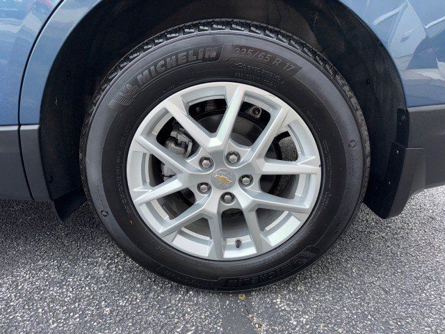 Used 2024 Chevrolet Equinox LT FWD image 11