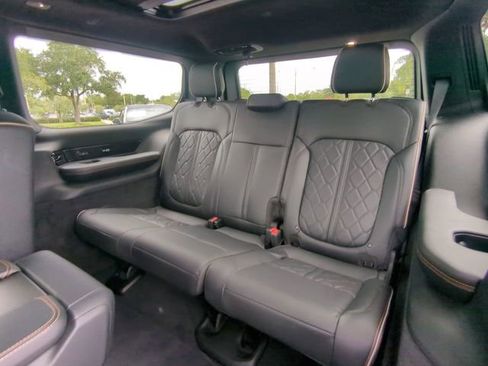 Used 2025 Jeep Grand Wagoneer Series III w/ Rear Seat Video Group 1 AWD/4WD image 16